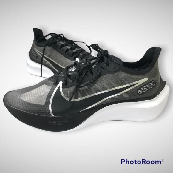 Nike Women's Black White Zoom Gravity Running Shoes (10) - Picture 2 of 8
